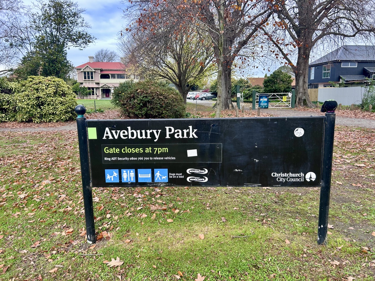 Avebury Park — photo 1